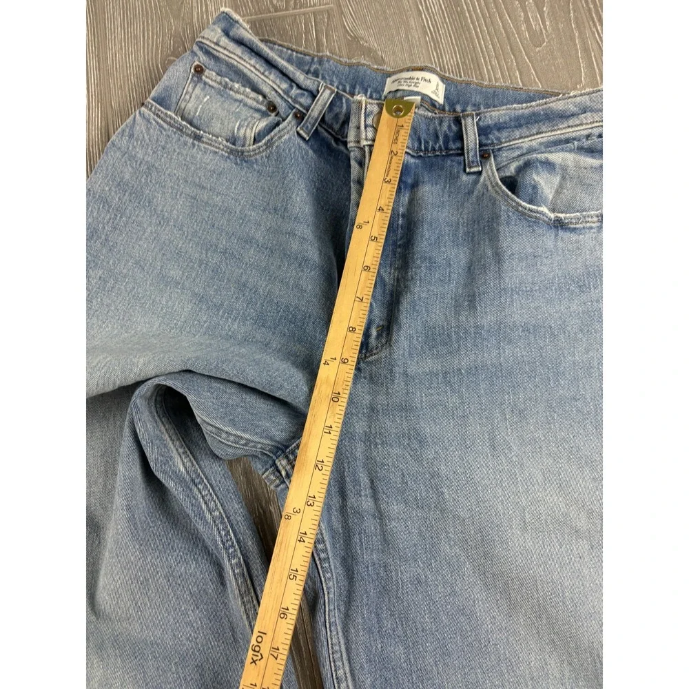 Abercrombie & Fitch 90s Straight Jeans 32/14 Side Slit Light Wash Blue Womens